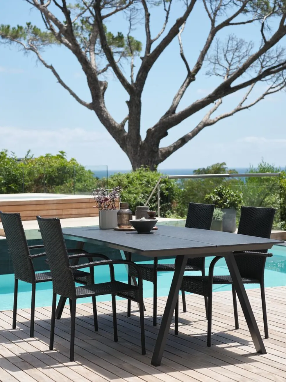 FAUSING + GUDHJEMFAUSING L220 table + 4 GUDHJEM chaises noir
