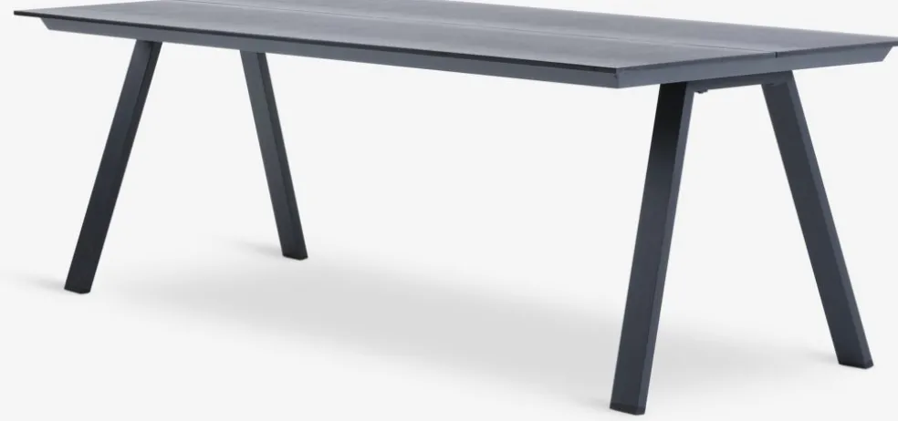 FAUSING + ILDERHUSEFAUSING L220 table noir + 4 ILDERHUSE chaises naturel
