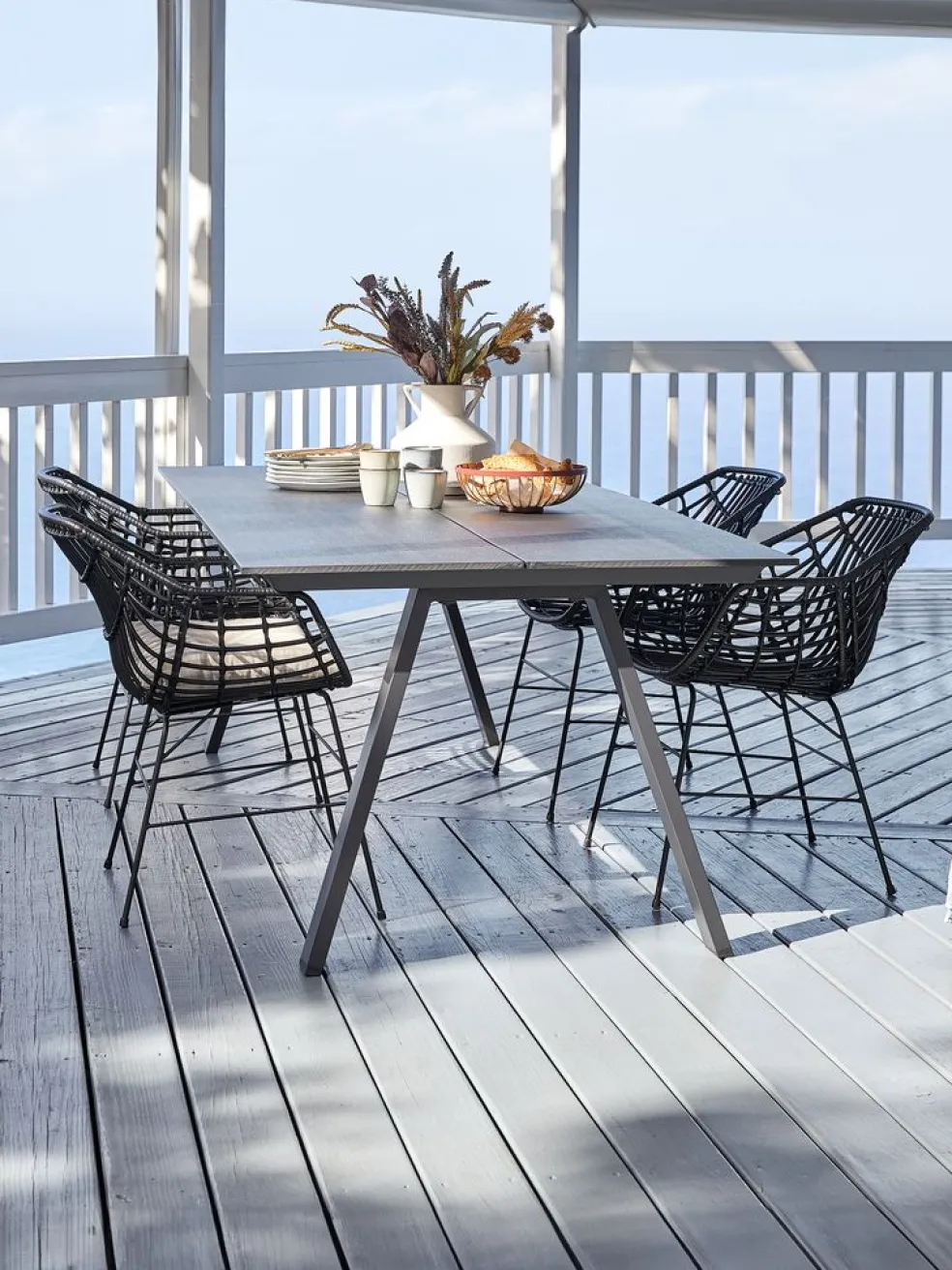 FAUSING + ILDERHUSEFAUSING L220 table + 4 ILDERHUSE chaises noir