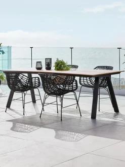 FAUSING + ILDERHUSEFAUSING L220 table naturel + 4 ILDERHUSE chaises noir