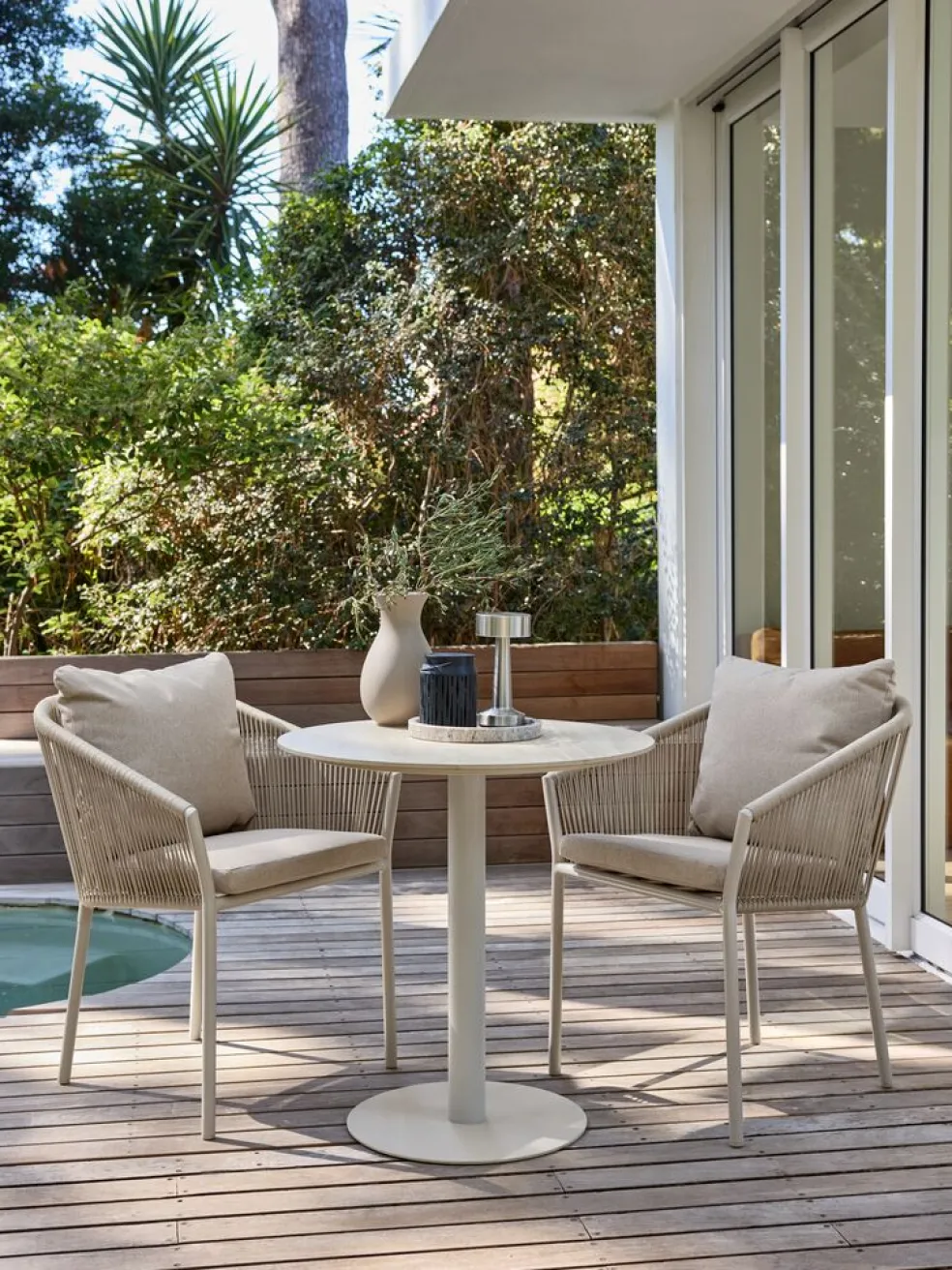 GILJAChaise empilable GILJA séchage rapide beige