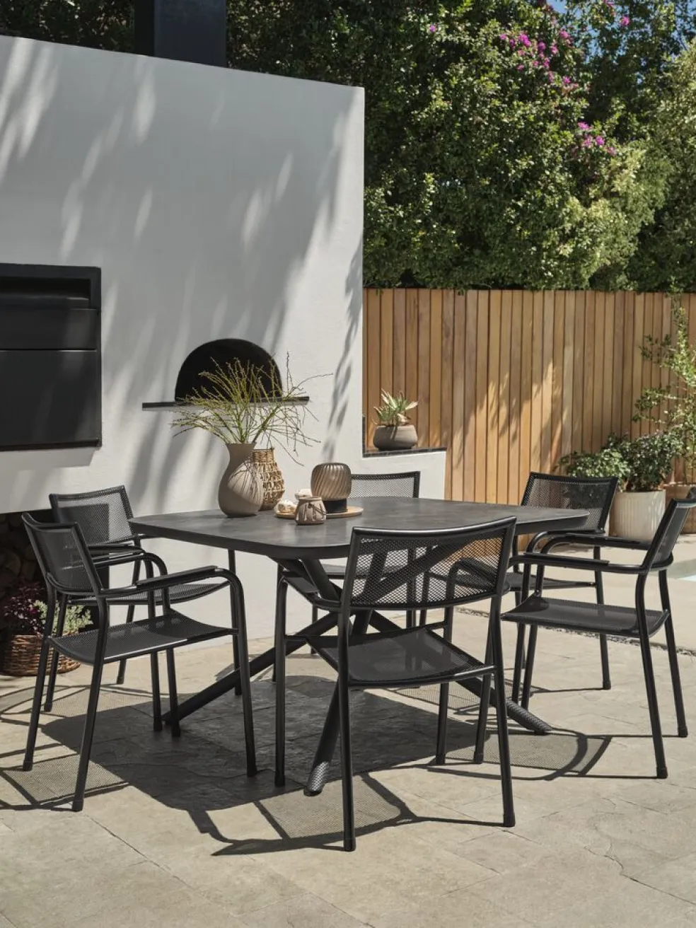 HEMSEDALChaise empilable HEMSEDAL Noir