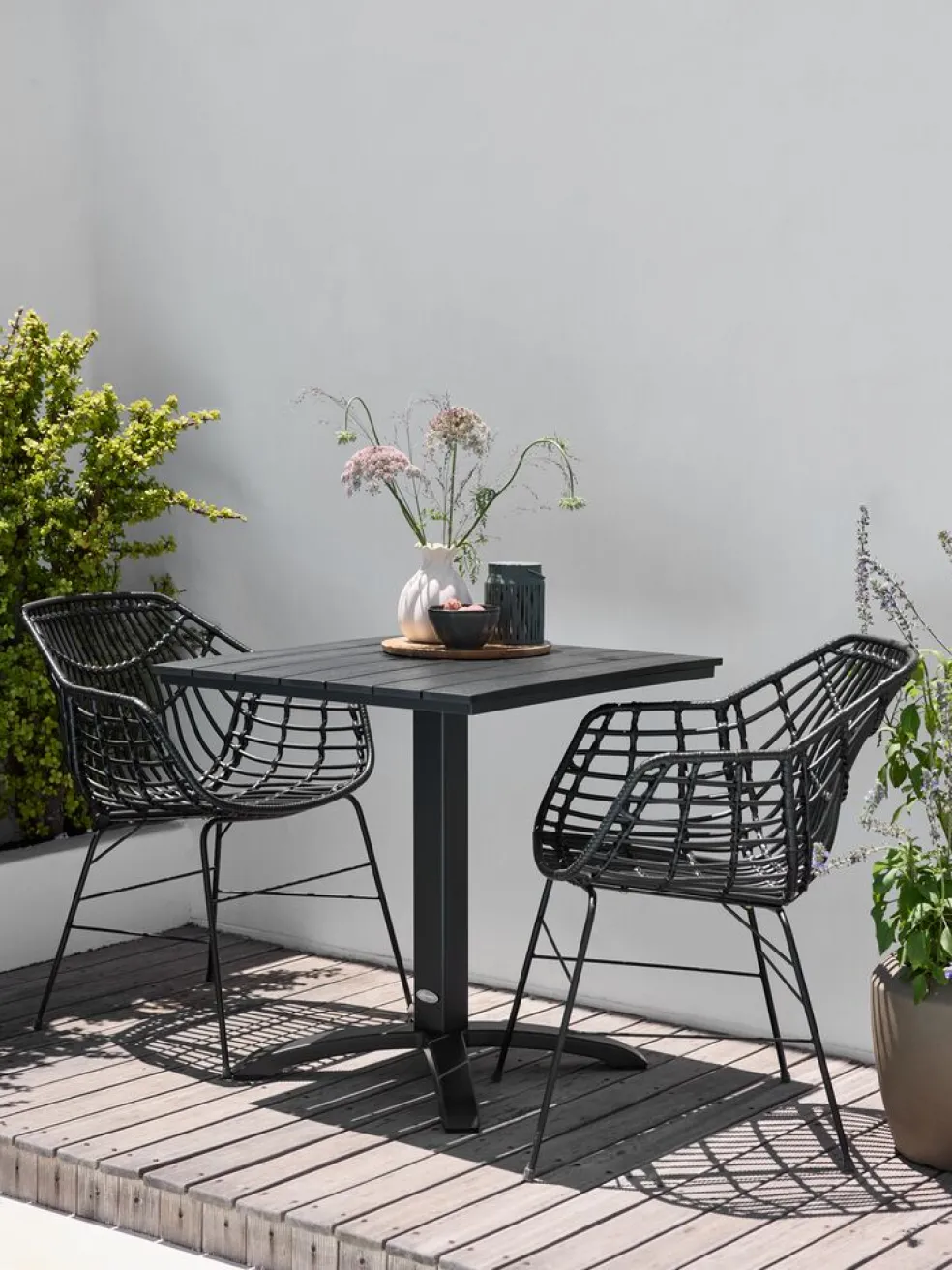 HOBRO + ILDERHUSEHOBRO L70 table + 2 ILDERHUSE chaises noir