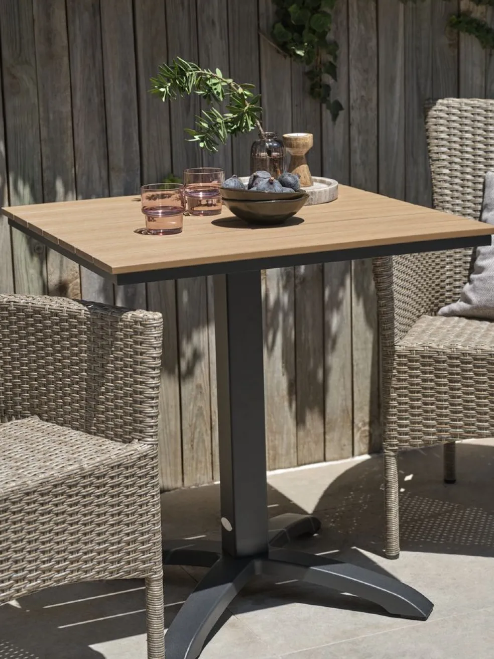 HOBROTable bistrot HOBRO l70xL70 naturel