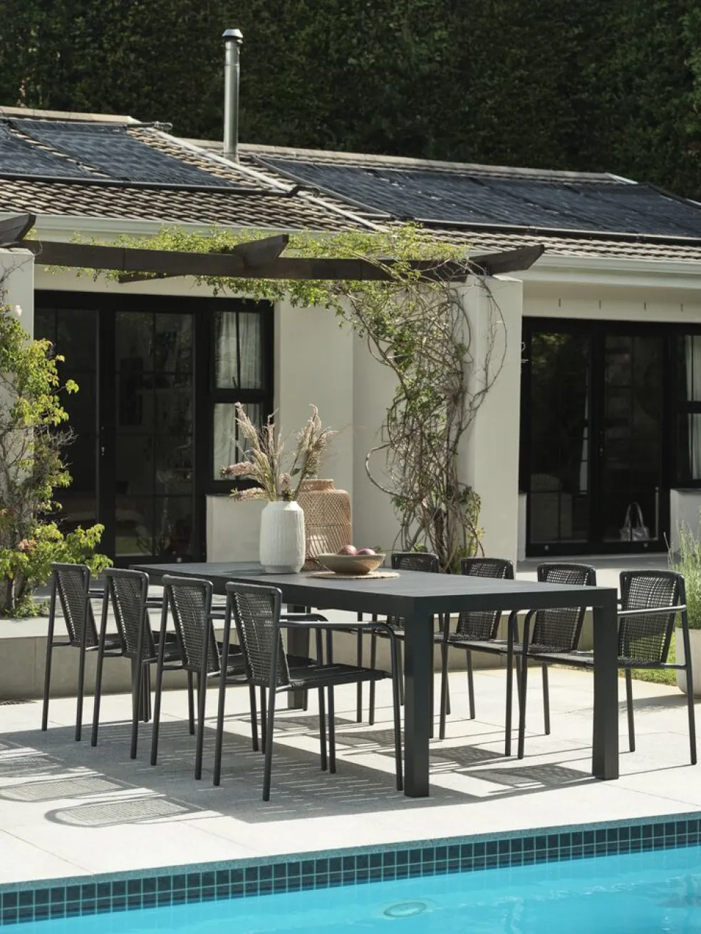 HSTEHAVE + KRISTIANSTADHESTEHAVE L205/275 table noir + 4 KRISTIANSTAD chaises vert