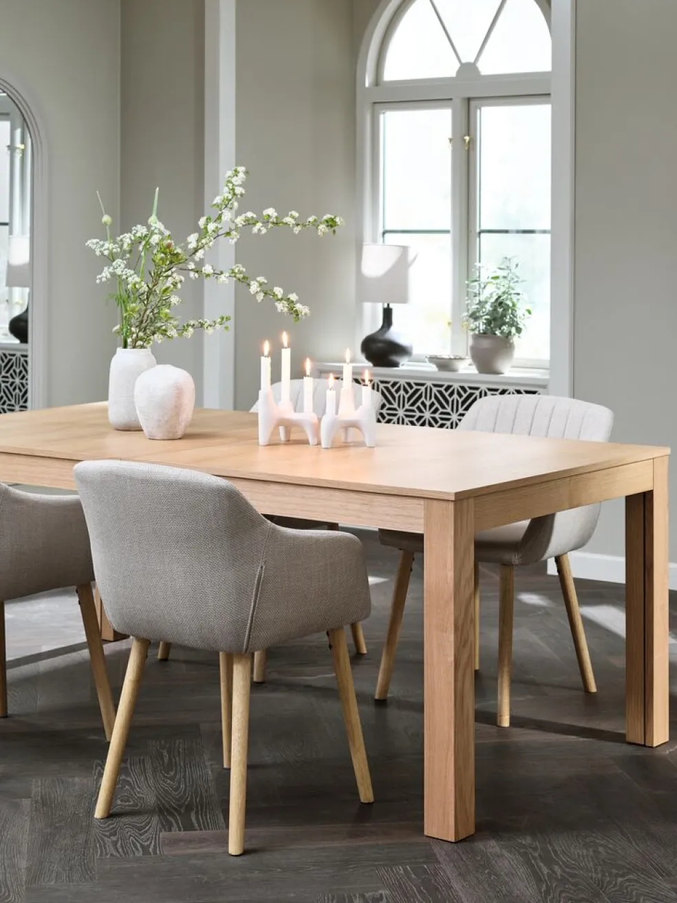 KORSKRO + ADSLEVKORSKRO L200/326 table chêne naturel +4 ADSLEV chaises beige