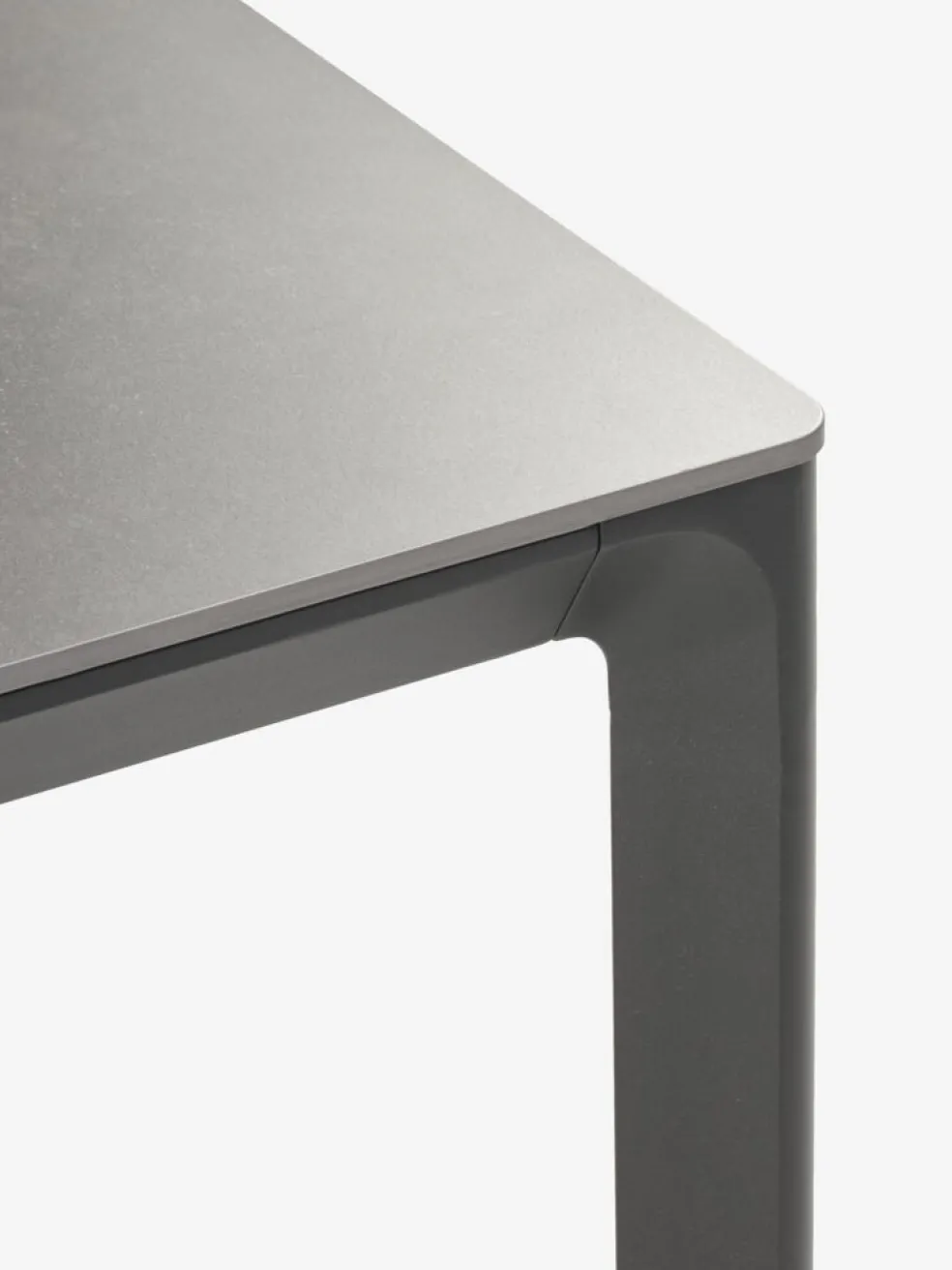 KUMLA + HEMSEDALKUMLA L200 table gris + 4 HEMSEDAL chaises noir
