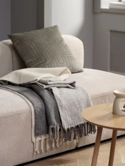 LUNDKARSEPlaid en laine LUNDKARSE 130x170 gris/beige
