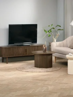 LYNGVIGMeuble TV LYNGVIG 160cm 2 portes tambours chêne foncé