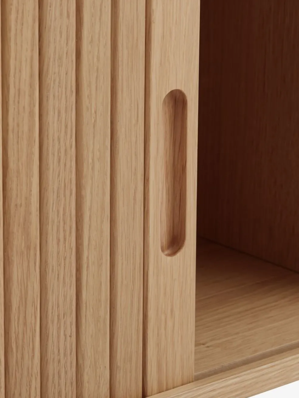 LYNGVIGMeuble TV LYNGVIG 120cm 2 portes tambours chêne naturel