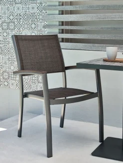 MADERNEChaise empilable MADERNE gris