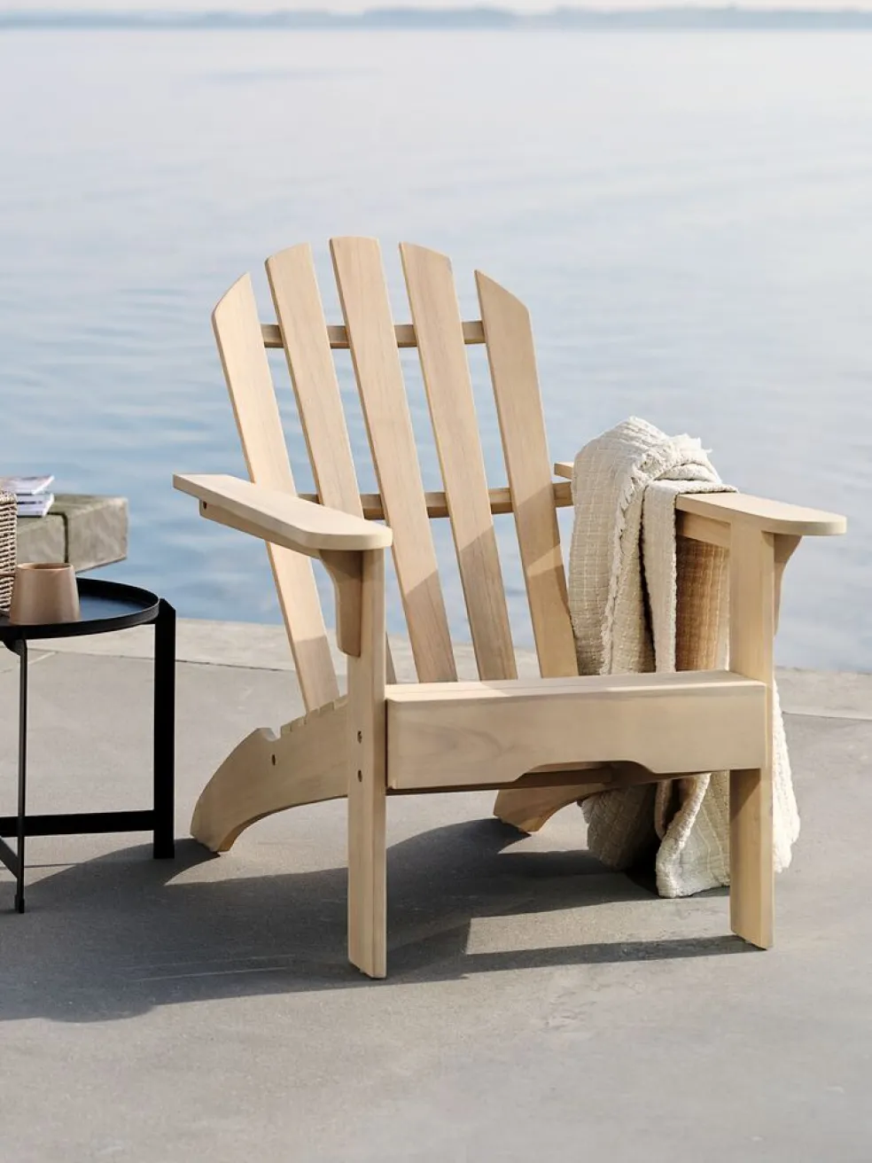 MAMRELUNDFauteuil lounge MAMRELUND bois d'acacia massif