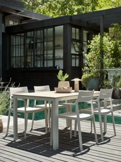 MARIELYSTTable de jardin MARIELYST l90xL150 beige