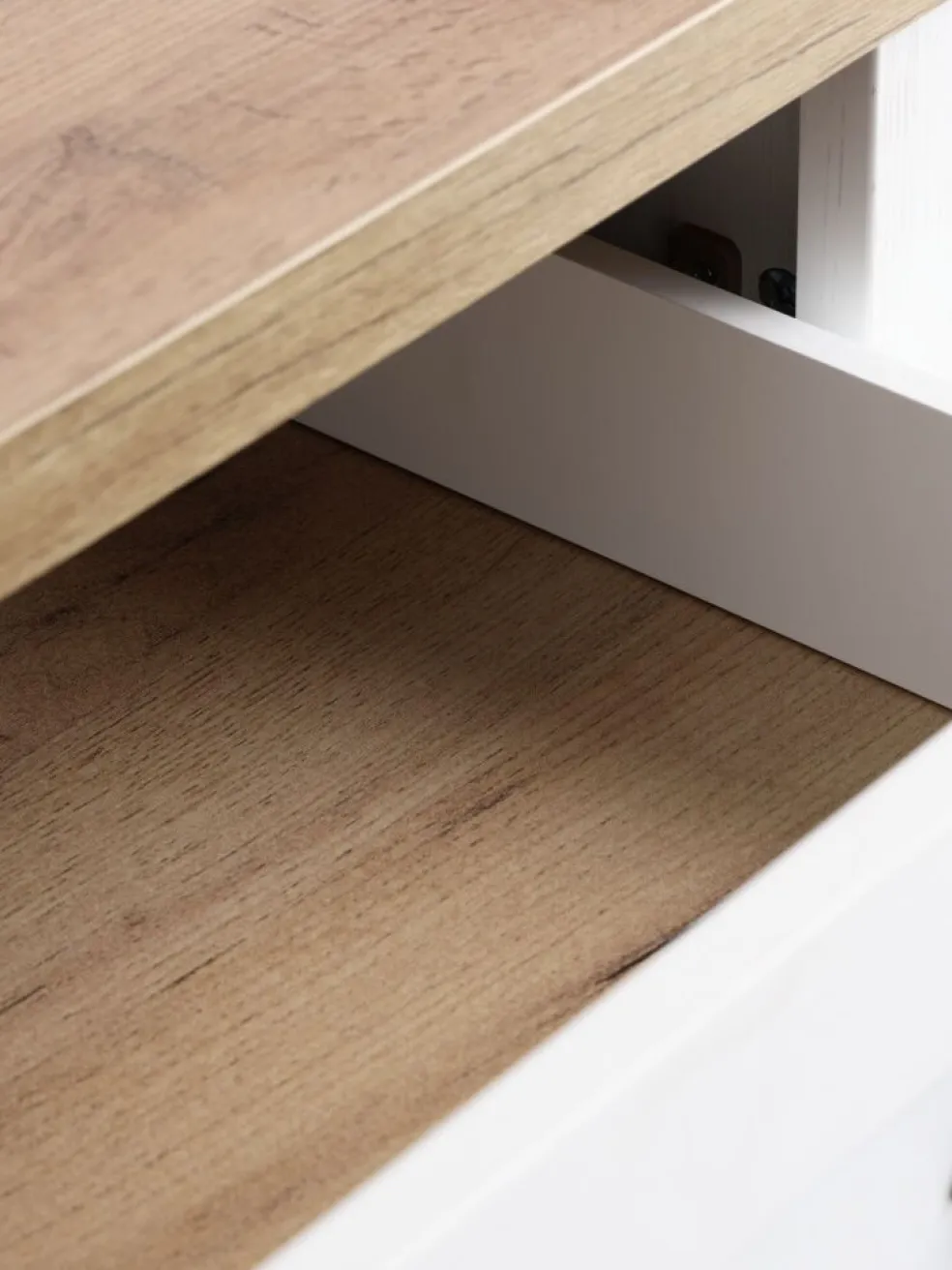 MARKSKELCommode 4 tiroirs MARKSKEL blanc/coloris chêne naturel