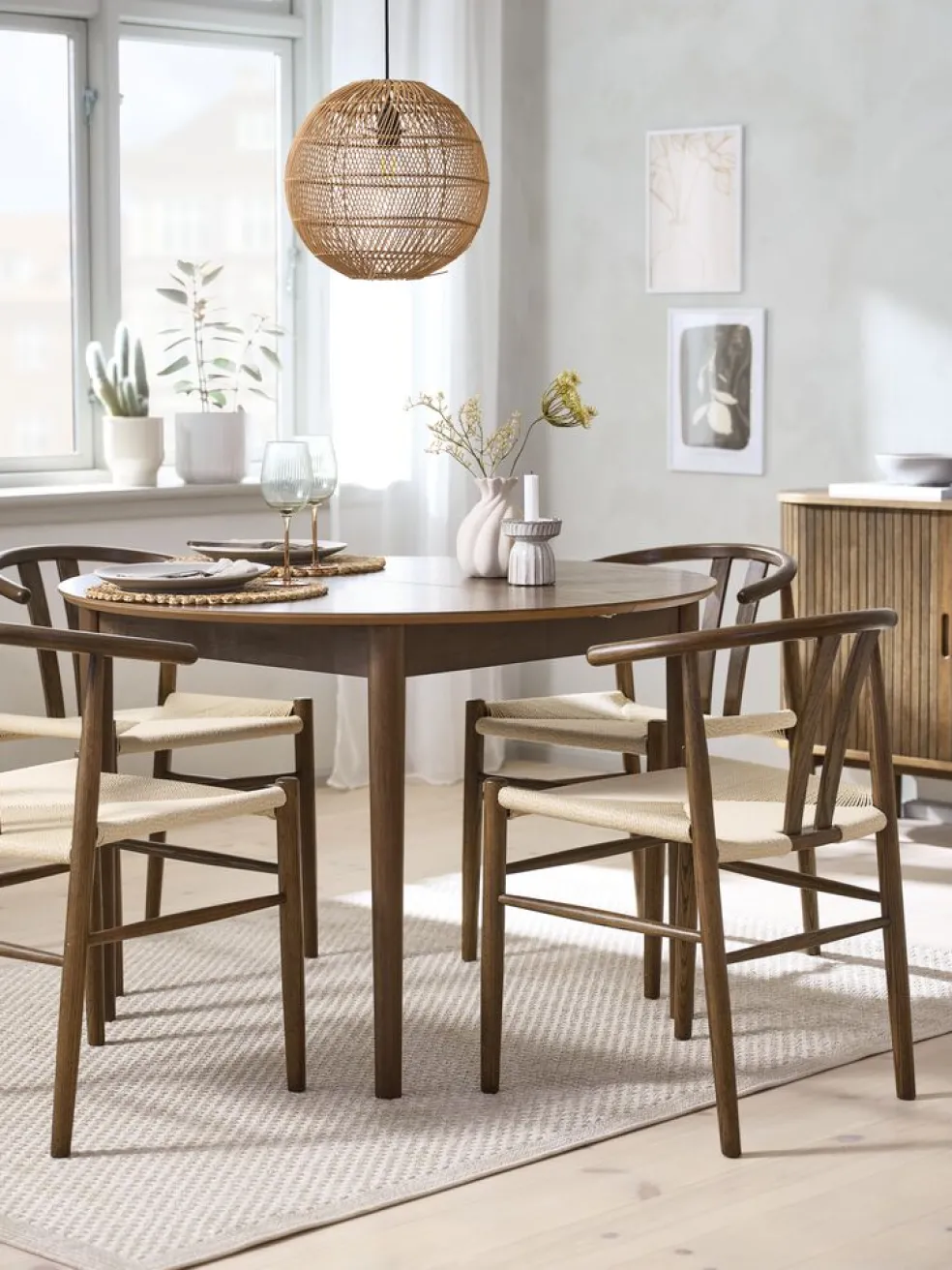 MARSTRAND + GUDERUPMARSTRAND Ø110 table chêne foncé + 4 GUDERUP chaises ch. f.