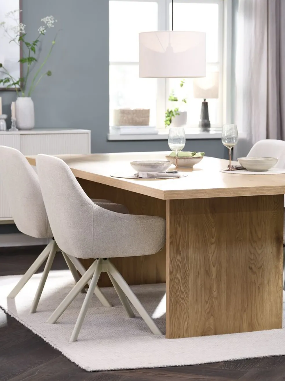 MUNKEBY + ROSTRUPMUNKEBY L220 table colo. chêne + 4 ROSTRUP chaises beige