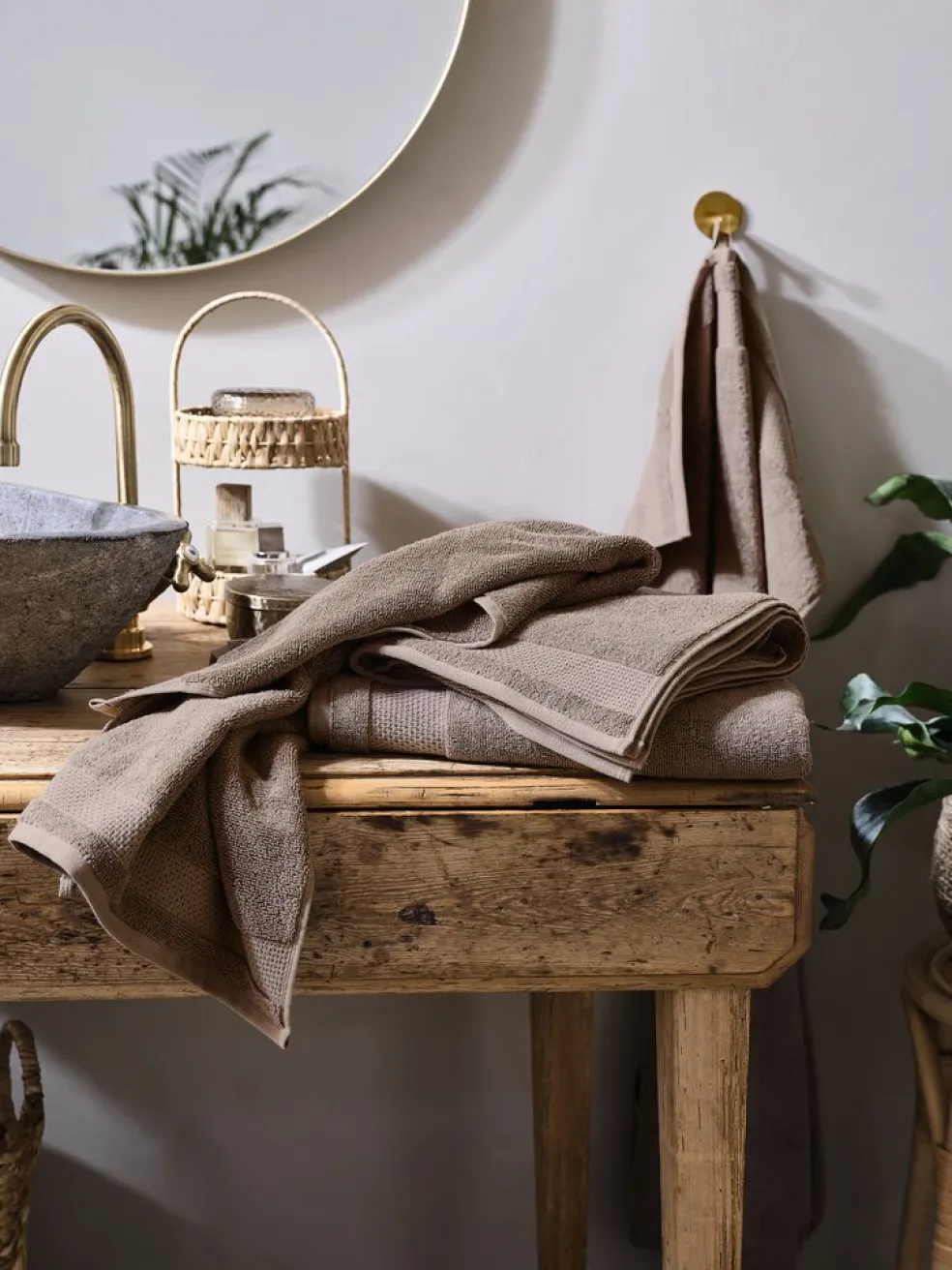 NORAGoldServiette de toilette NORA 50x100 sable foncé