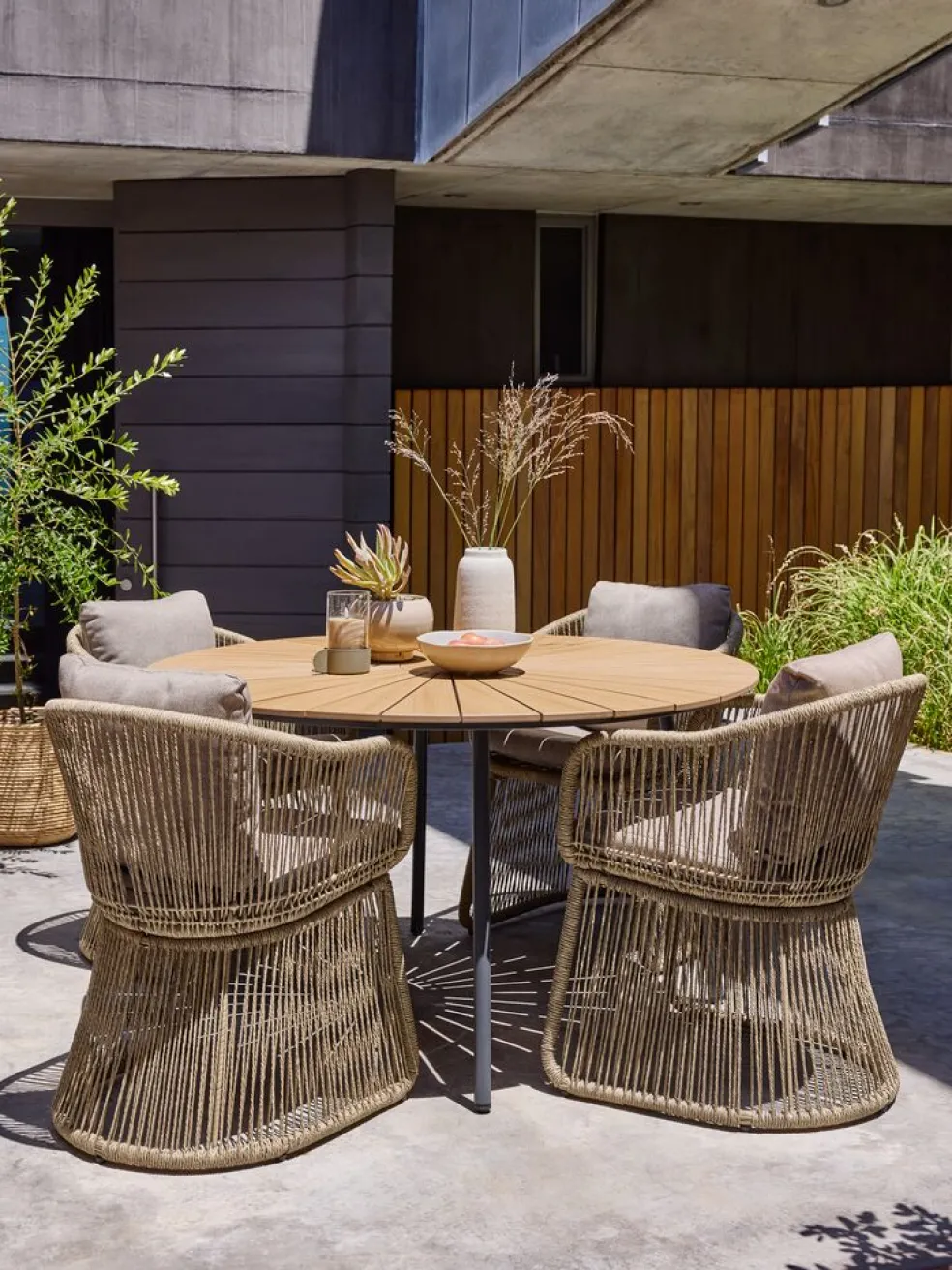 RANGSTRUPTable de jardin RANGSTRUP Ø130 naturel/noir