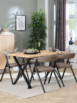 ROSLEV + HINDEVADROSLEV L140 table chêne naturel + 4 HINDEVAD chaises brun c.