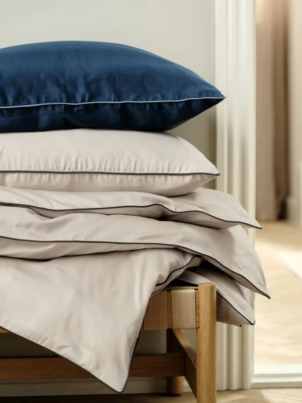 SANNAGoldParure de lit Satin SANNA 240x220 bleu foncé