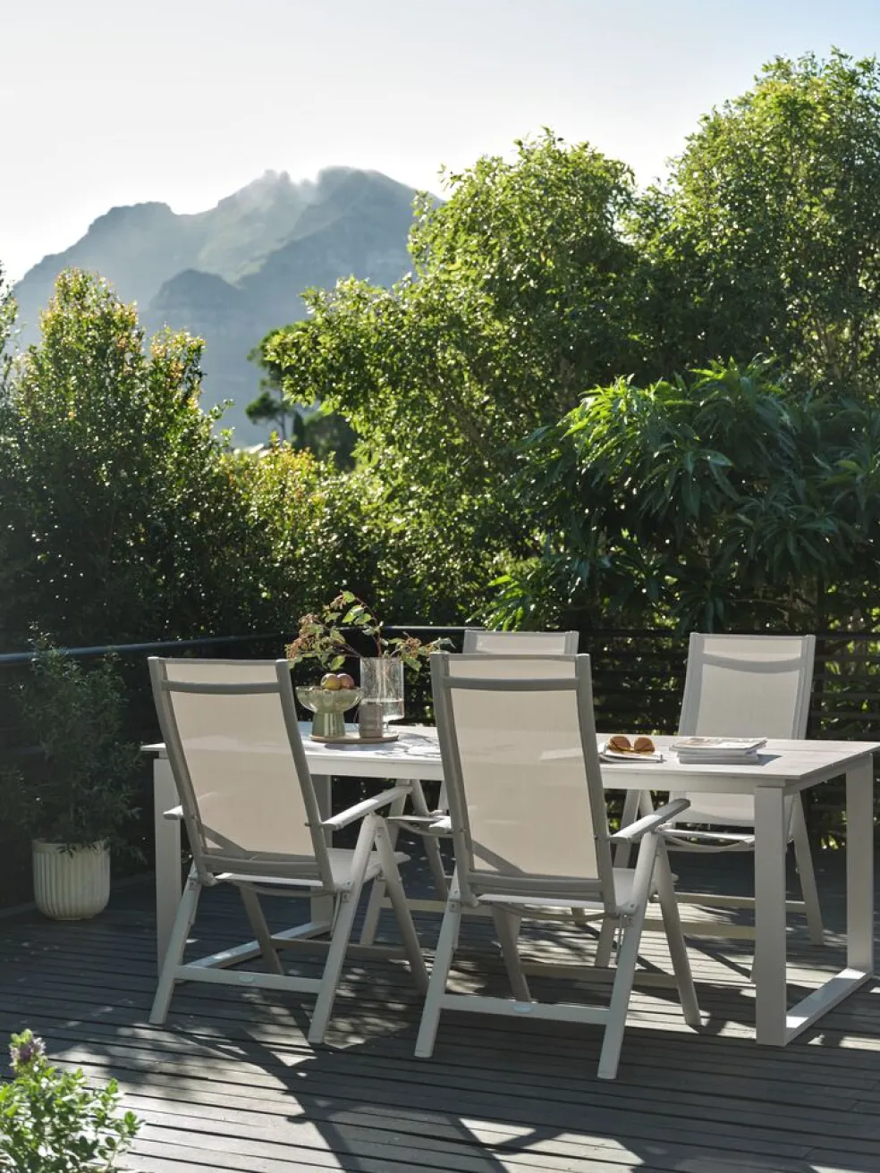 SONNERUP + LOMMASONNERUP L215 table + 4 LOMMA chaises beige