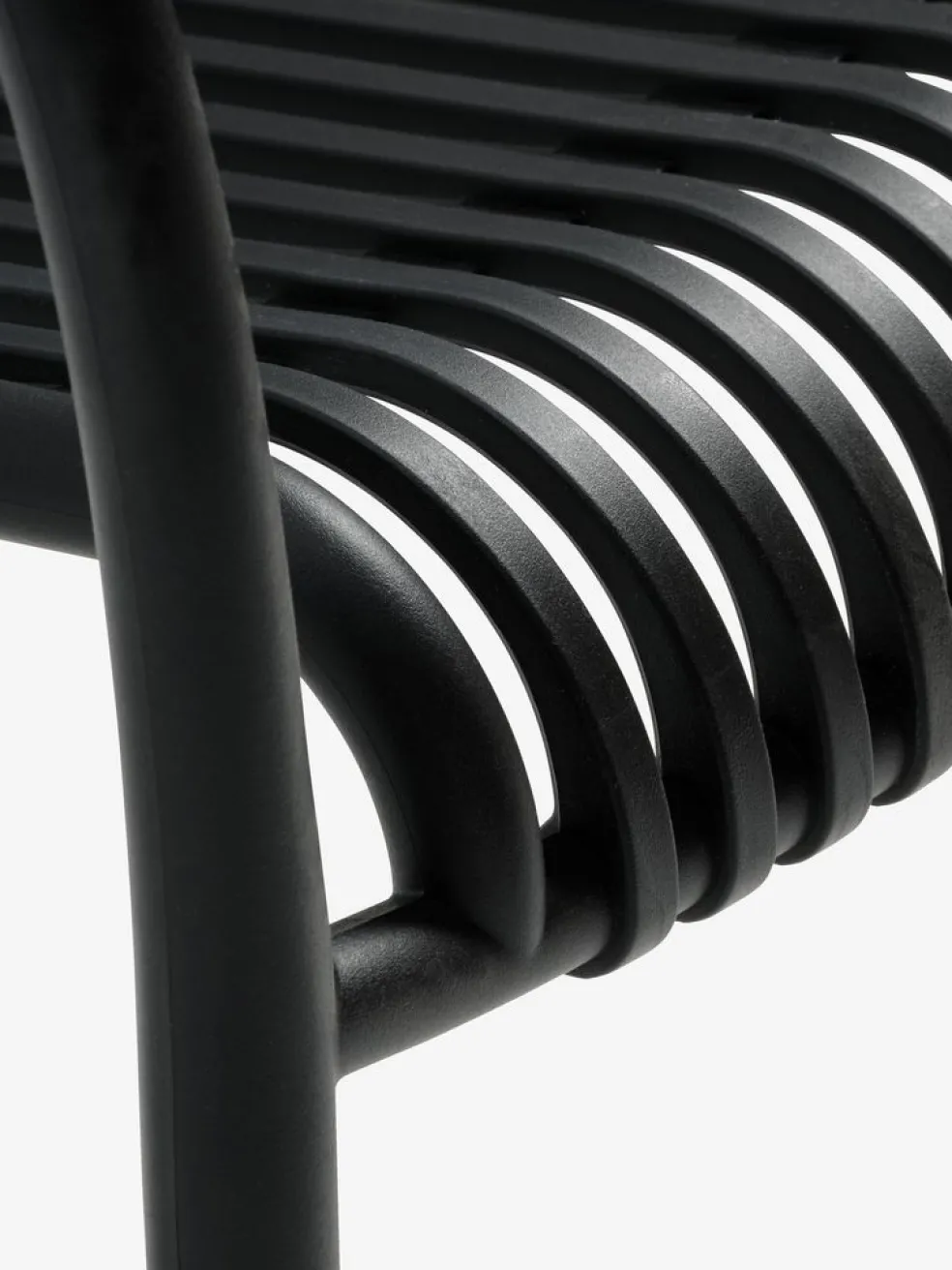 TIPMOSE + NABBENTIPMOSE L70 table gris + 2 NABBEN chaises noir