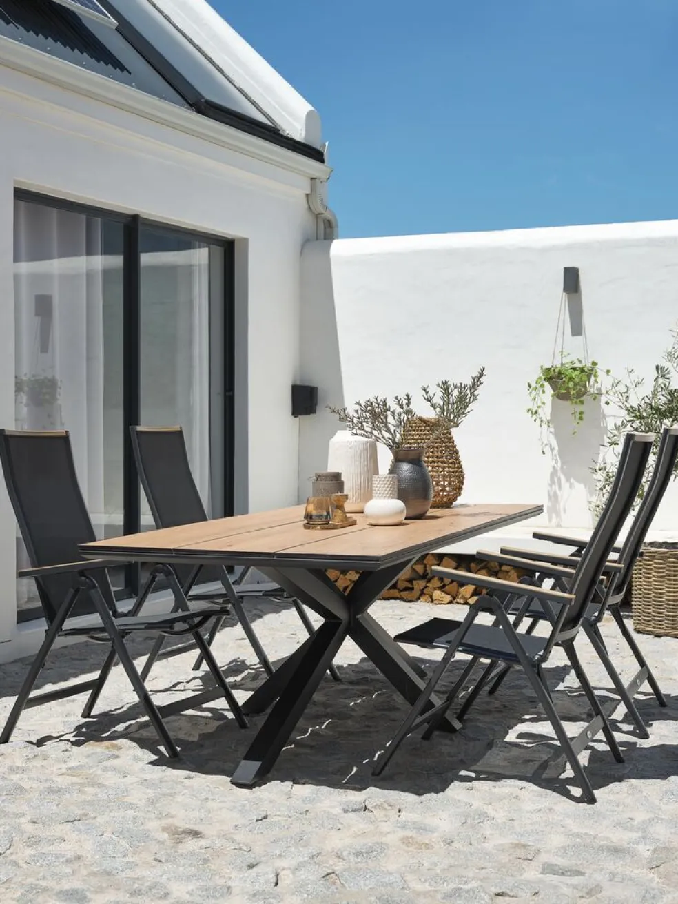 YPNASTED + BREDSTENYPNASTED L215 table naturel + 4 BREDSTEN chaises noir