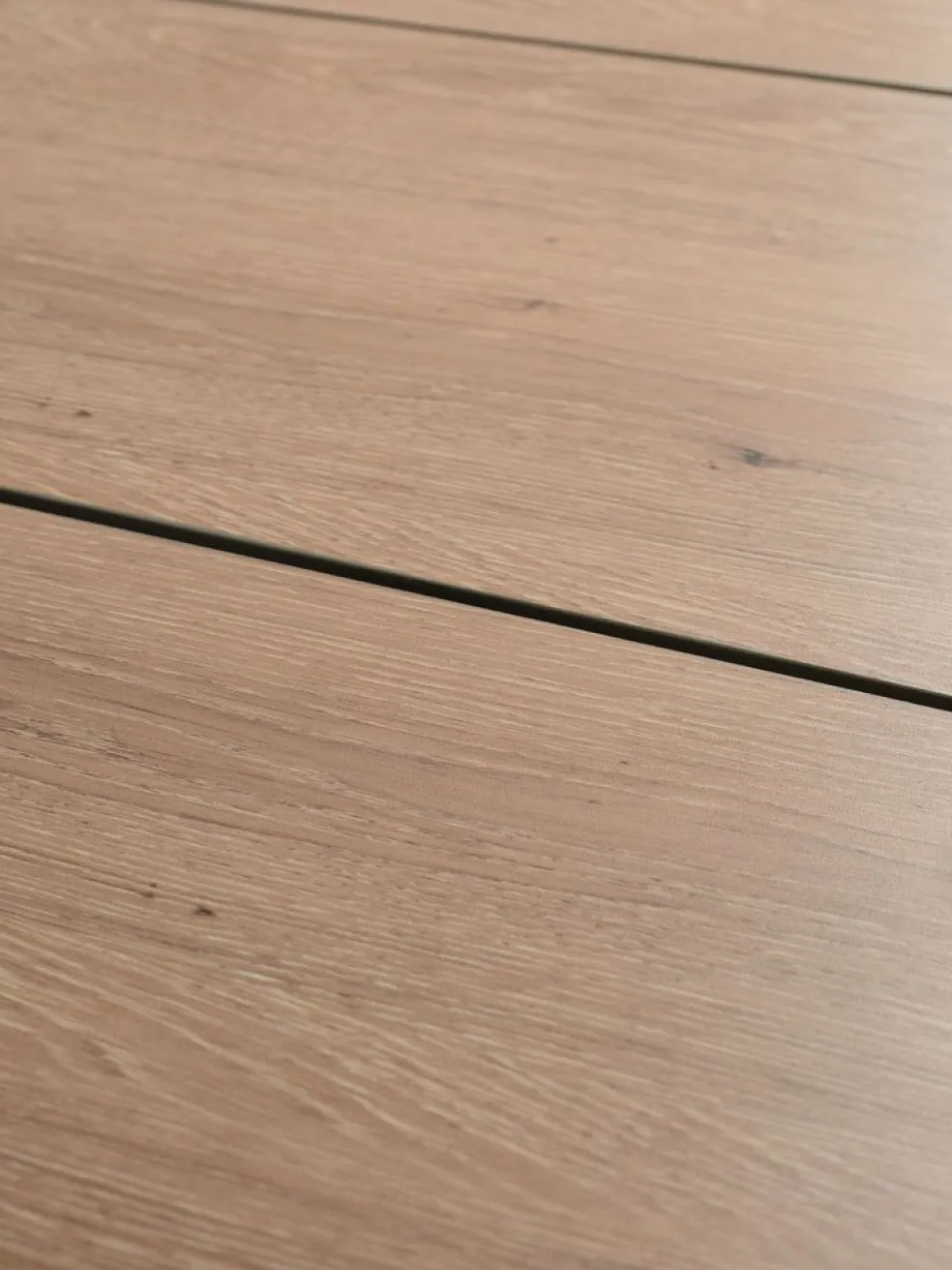 YPNASTED + ILDERHUSEYPNASTED L215 table naturel + 4 ILDERHUSE chaises noir